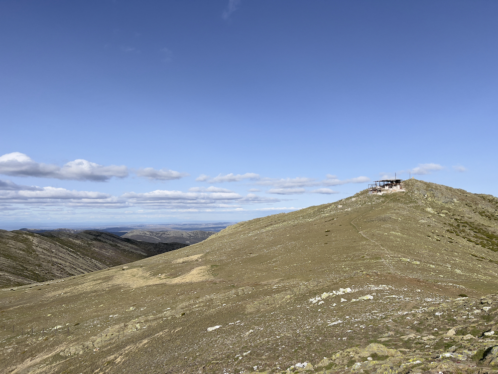 Ascensión al Pico del Lobo (2.274m)